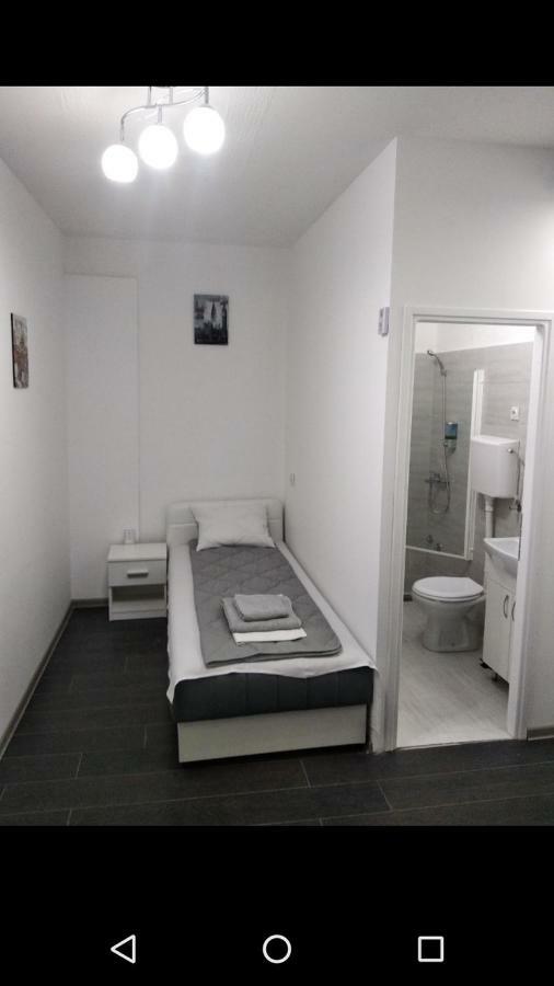 Apartmani Pinokio Ni Exteriör bild