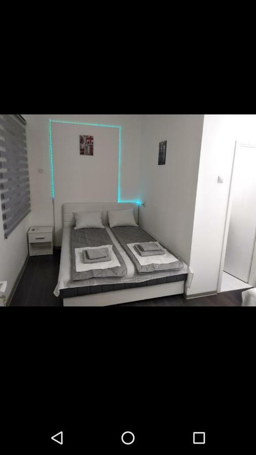 Apartmani Pinokio Ni Exteriör bild